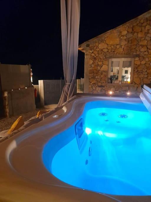L'Antre Deux Pierres, Romantisme, Jacuzzi Exterieur, Plateau Dinatoire Bouyon Ngoại thất bức ảnh