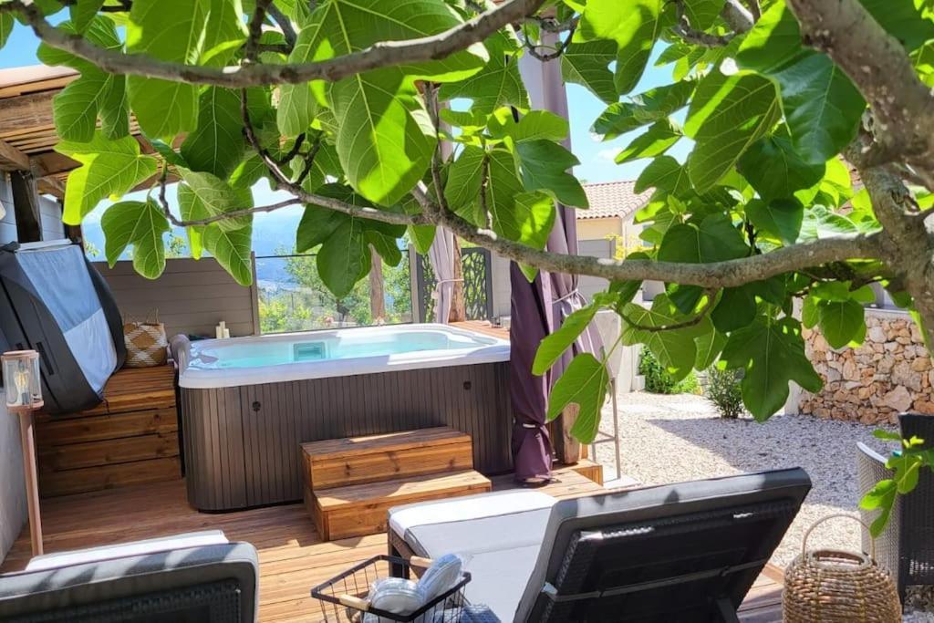 L'Antre Deux Pierres, Romantisme, Jacuzzi Exterieur, Plateau Dinatoire Bouyon Ngoại thất bức ảnh